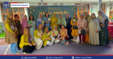 Guru Purnabakti yang menghadiri acara halal bi halal SMPN 1 Cimahi