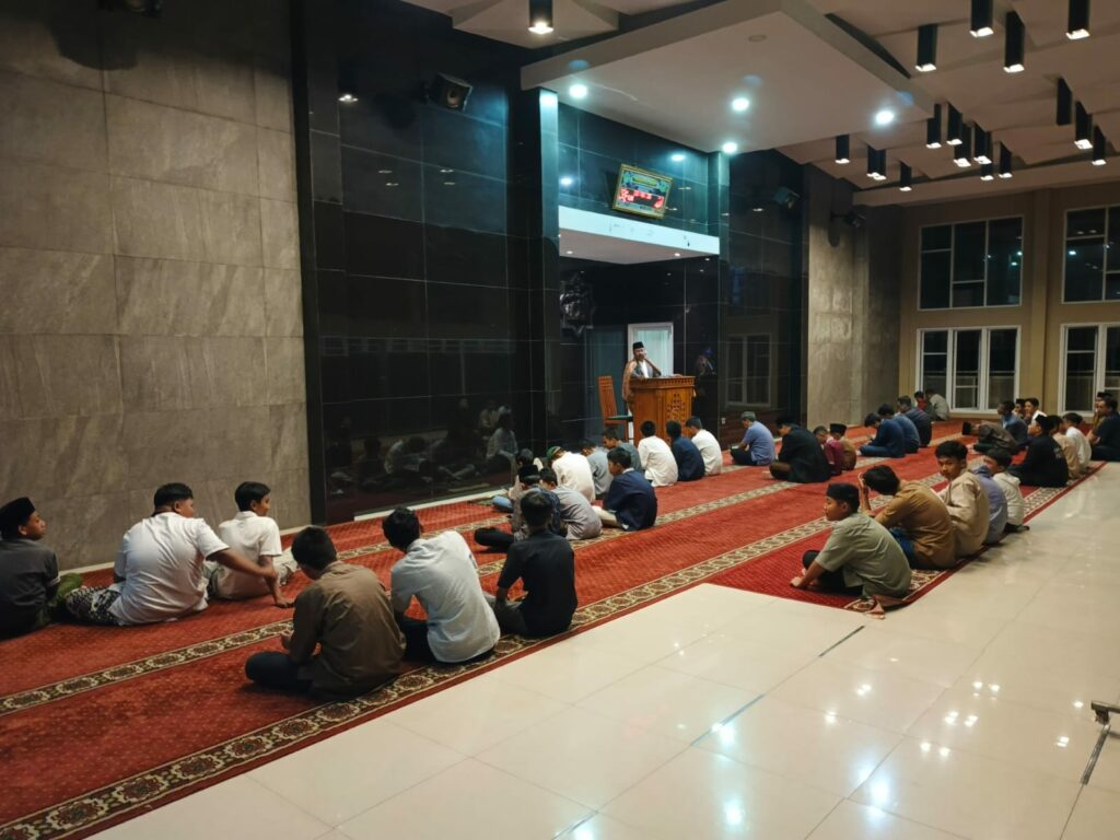 SMPN 1 Cimahi melaksanakan shalat tarawih berjamaah ramadhan 1447H