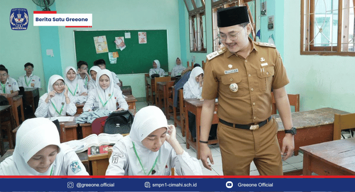 Wakil Wali Kota Cimahi dan Kepala Dinas Pendidikan Monitoring Kegiatan TKA di SMPN 1 Cimahi
